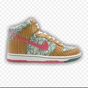 Women’s Nike Dunk High Premium ‘Nori Desert Bloom